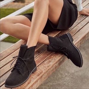 Ugg Quincy black boots size 8
